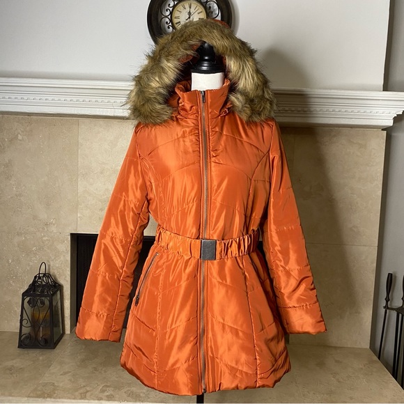 Belted Puffer Jacket Size M - Picture 2 of 13